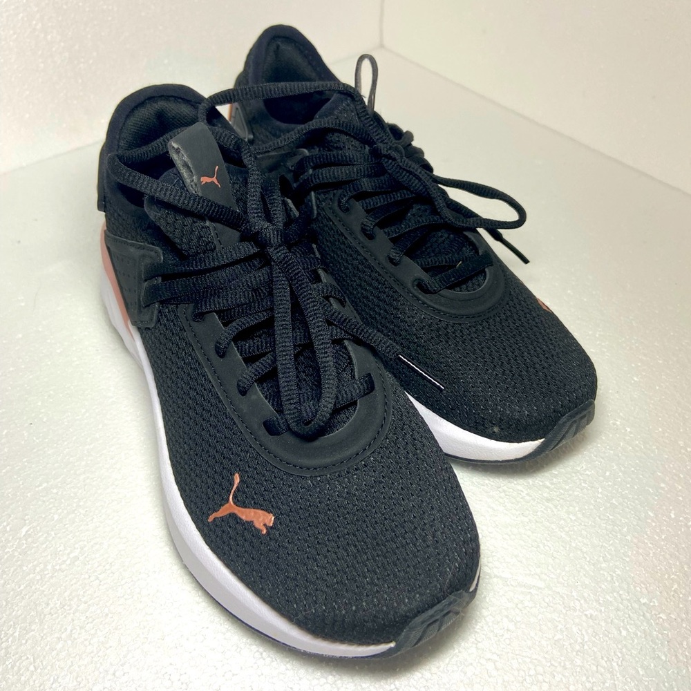Puma women’s sneakers size 7